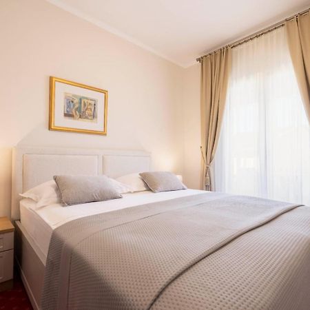 Aparthotel Villa Mozart Podgora Exterior foto