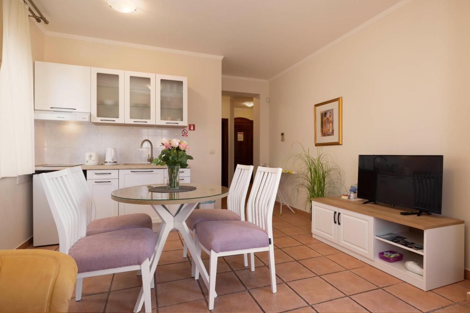 Aparthotel Villa Mozart Podgora Exterior foto